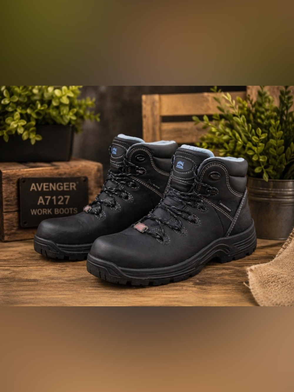 NEW Avenger A7127 Work Boots Women’s 10 Wide Composite Toe Waterproof Safety